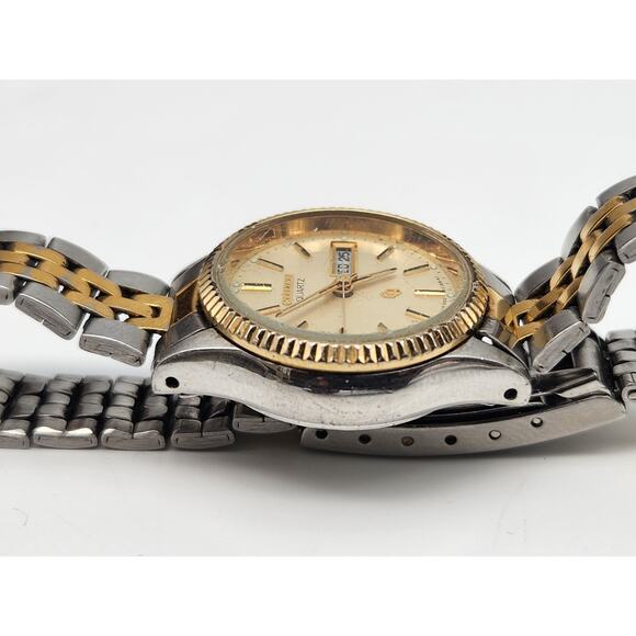 Vinatge Citizen Quartz Women’s Watch Day/Date Two Tone Silver/Gold -New Battery - Picture 3 of 9